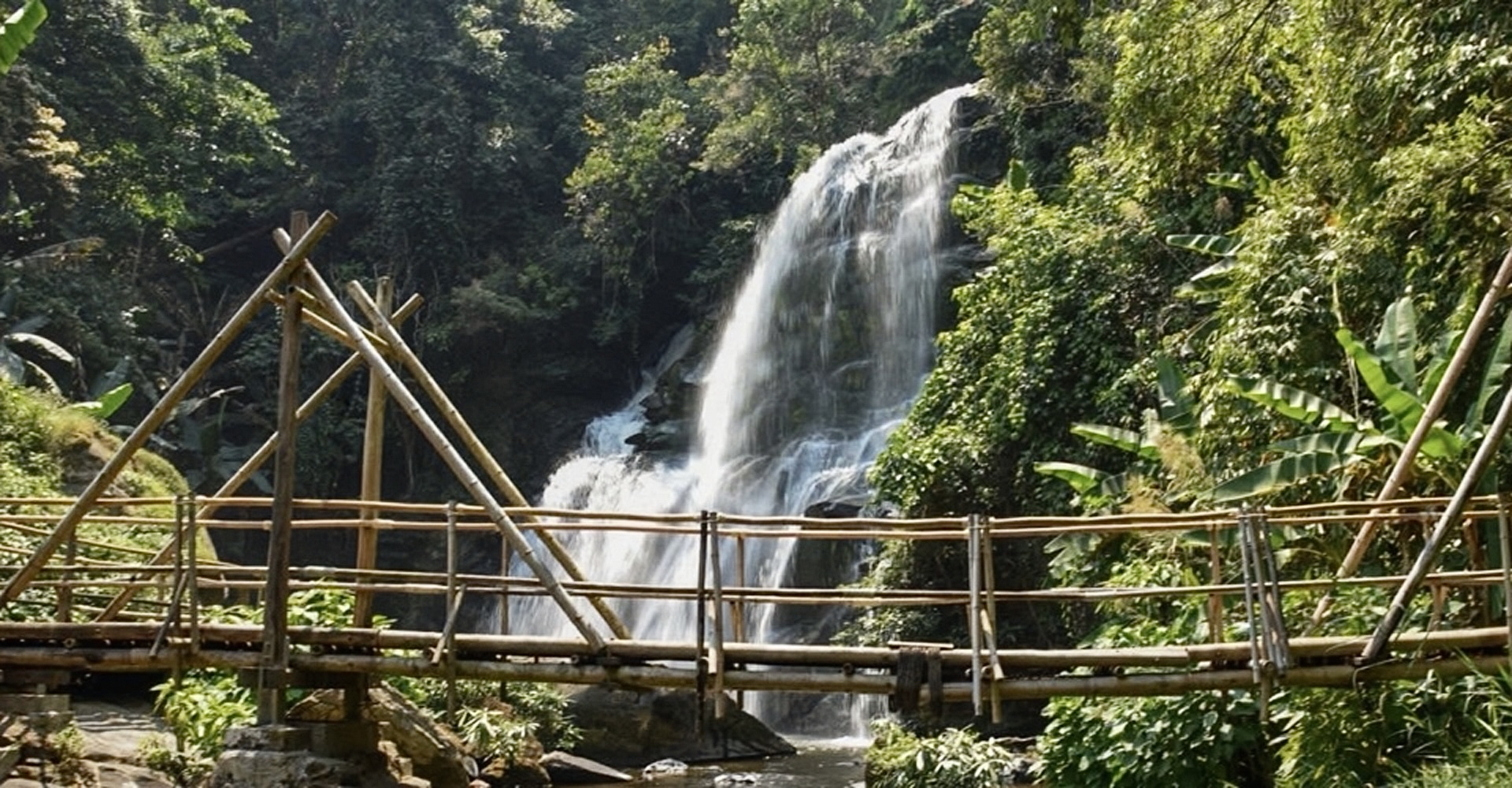 Doi Inthanon, Wachirathan Waterfall